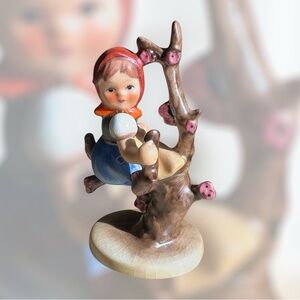 M J Goebel w Germany Hummel figurine vintage 1970 #141 3/0 label Girl Apple Tree